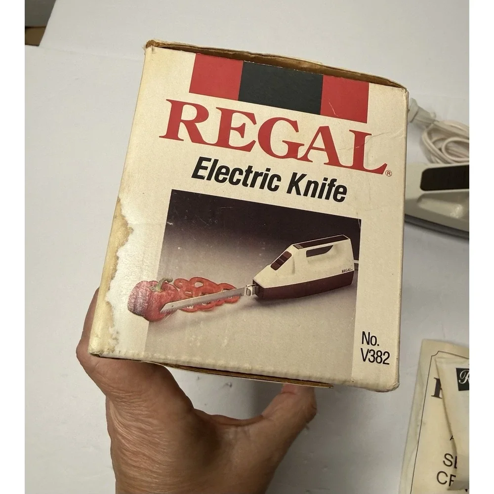Vintage Regal Electric Knife V382‎ Serrated Steel Blades USA Original Box WORKS